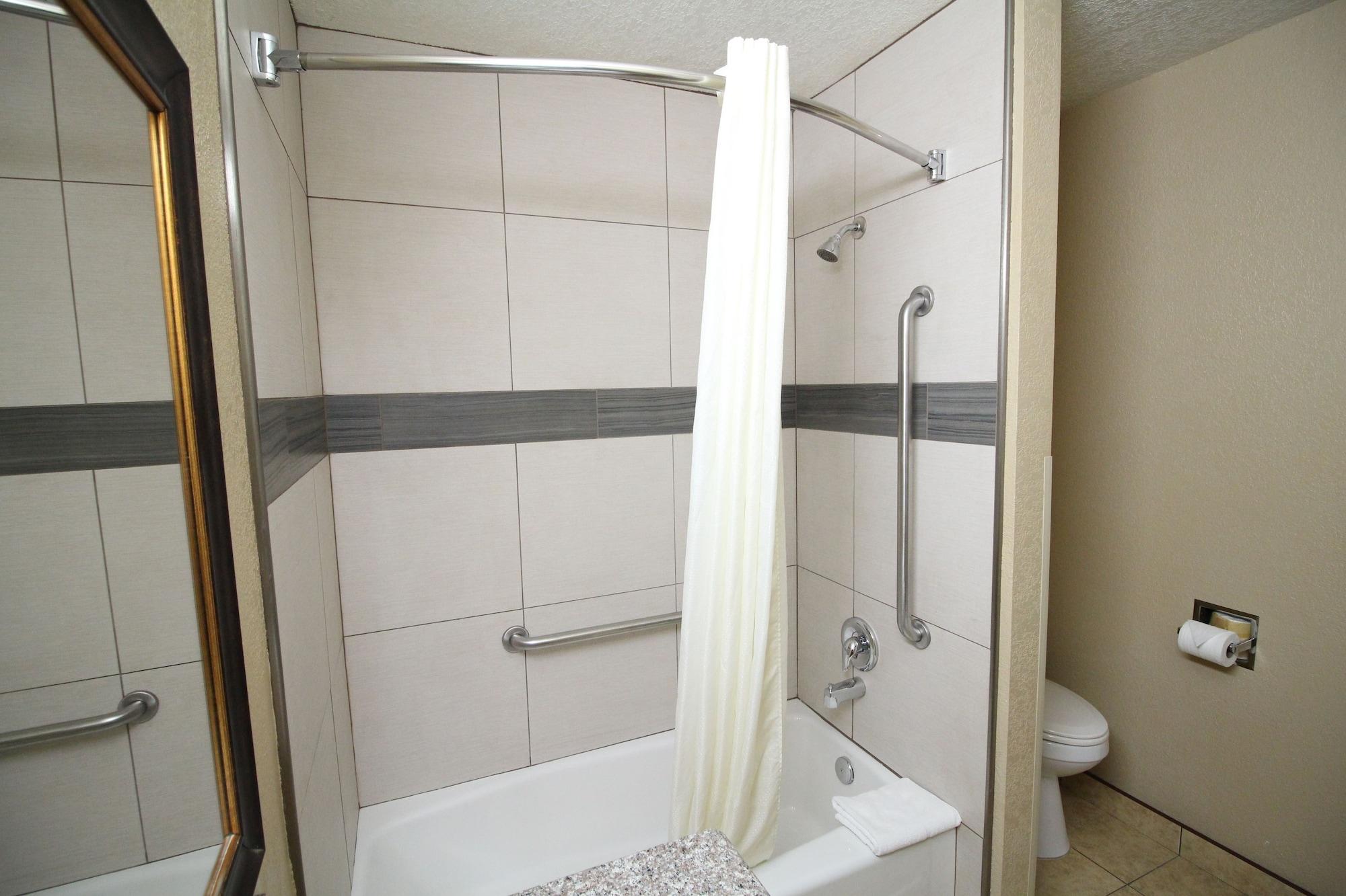 Econo Lodge Inn & Suites Fallbrook Downtown Екстериор снимка