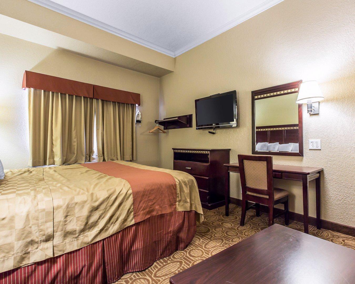Econo Lodge Inn & Suites Fallbrook Downtown Екстериор снимка